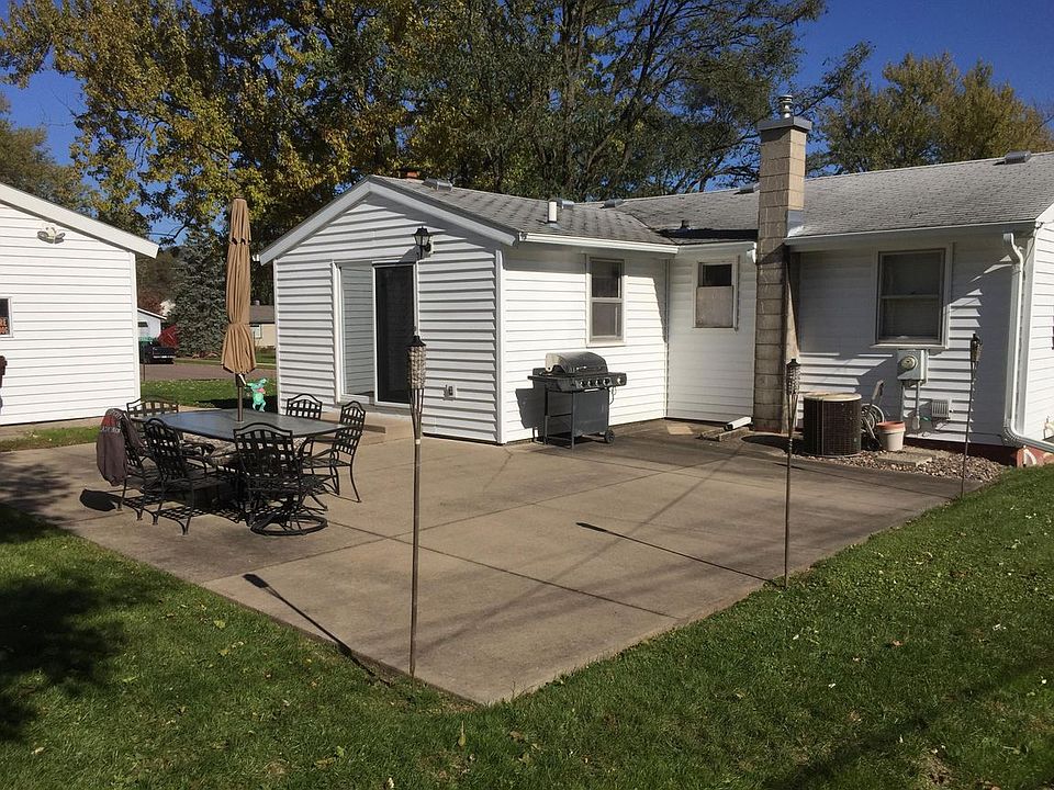 1st image of 309 9th Ave N