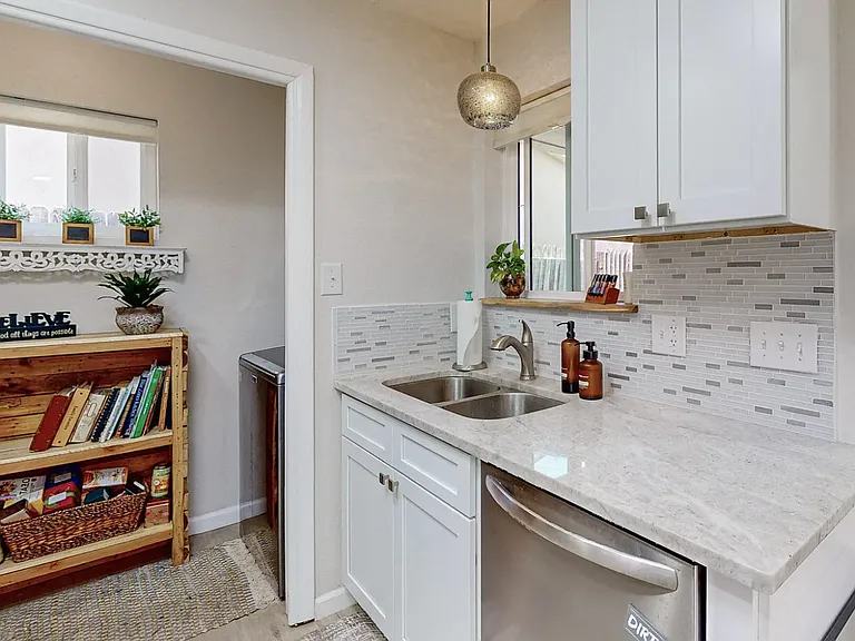 6333 Christy Ave NE — Photo 14