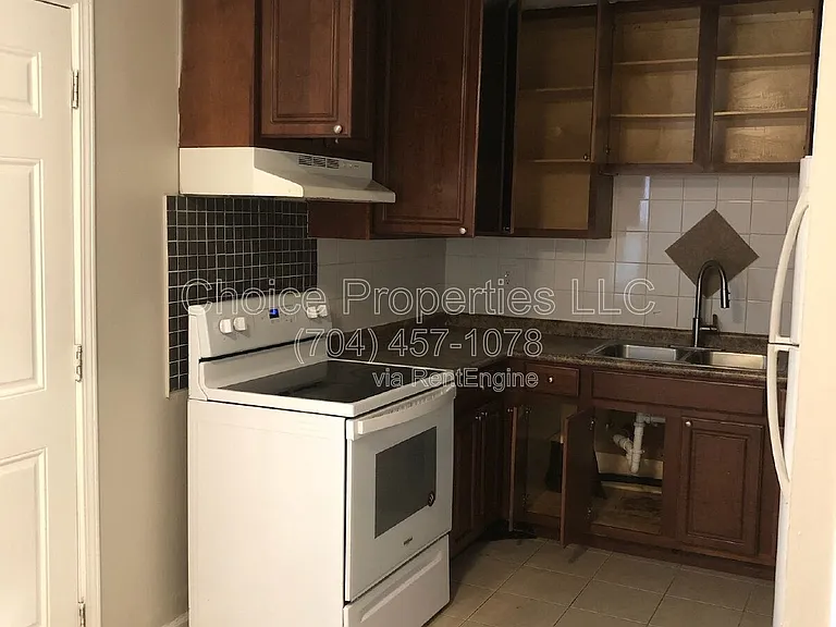 5804 Cedars East Ct #7 — Photo 21