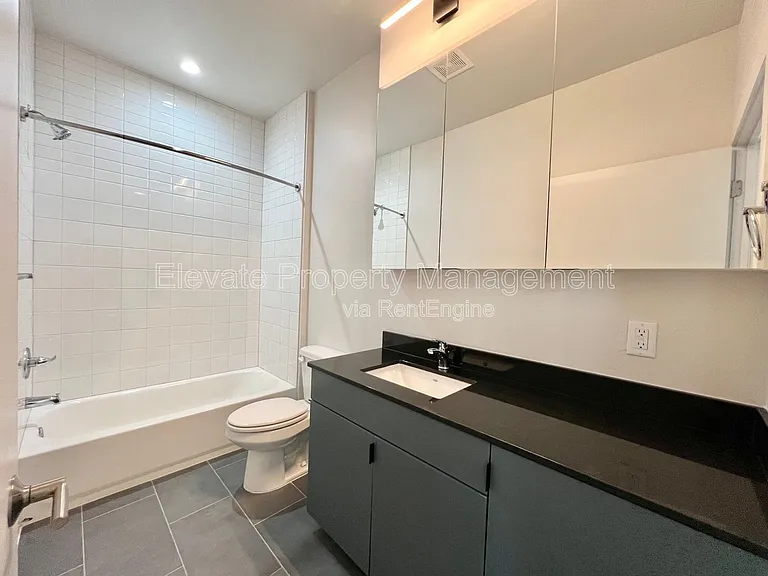 1701 NW 12th St #1 — Photo 6