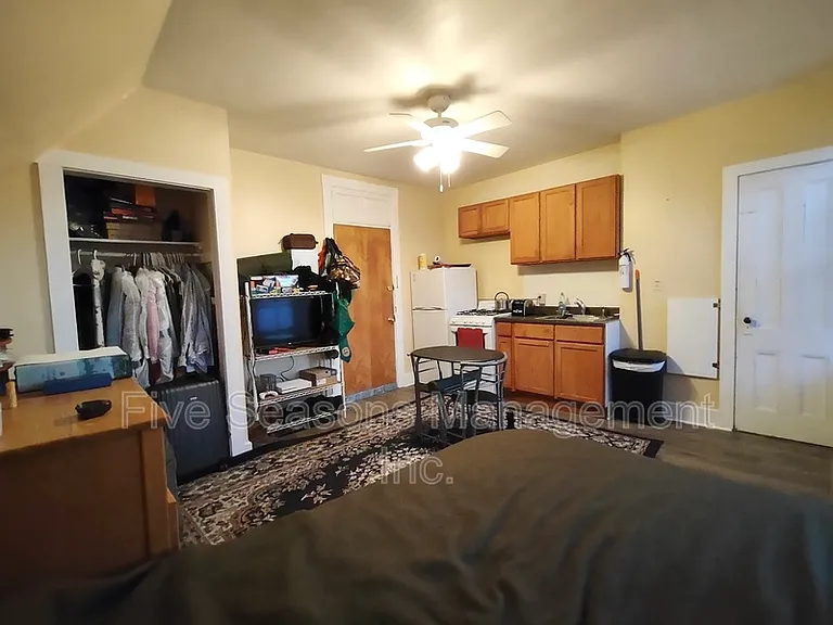 19 Grant St #6 — Photo 2