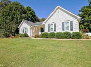 60 Heathridge Dr, Sharpsburg, GA
