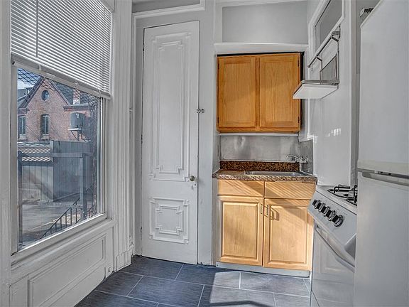 2nd image of 42 Trumbull St #42TRUM01