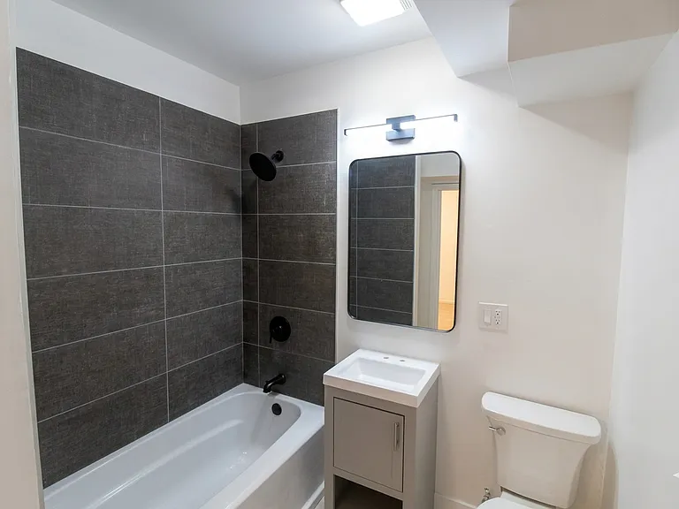2470 N Clybourn Ave #CH1 — Photo 7