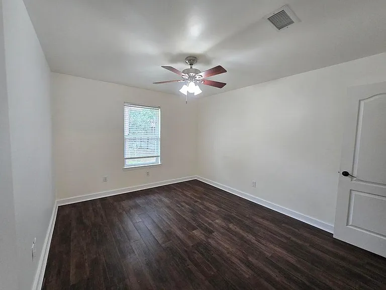 401 Evans Rd — Photo 18