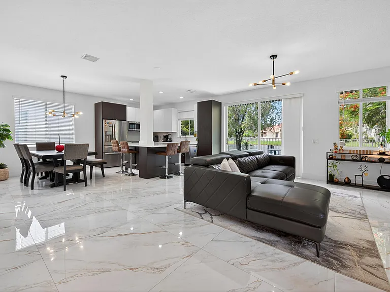1374 Canary Island Dr — Photo 6