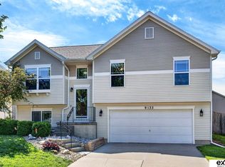 9133 Weber St, Omaha, NE 68122