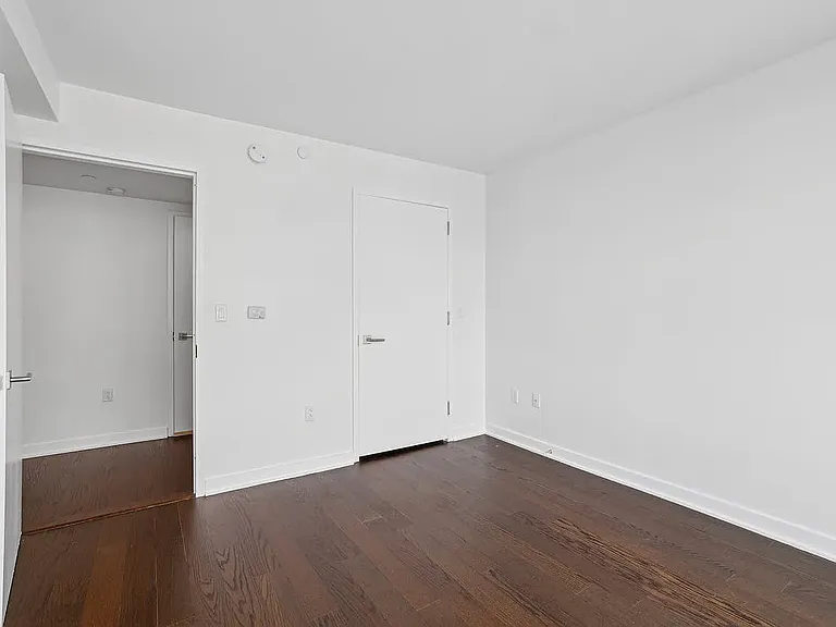 400 W 113th St #1506 — Photo 12