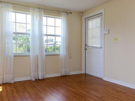 5th image of 1403 Glendover Ct