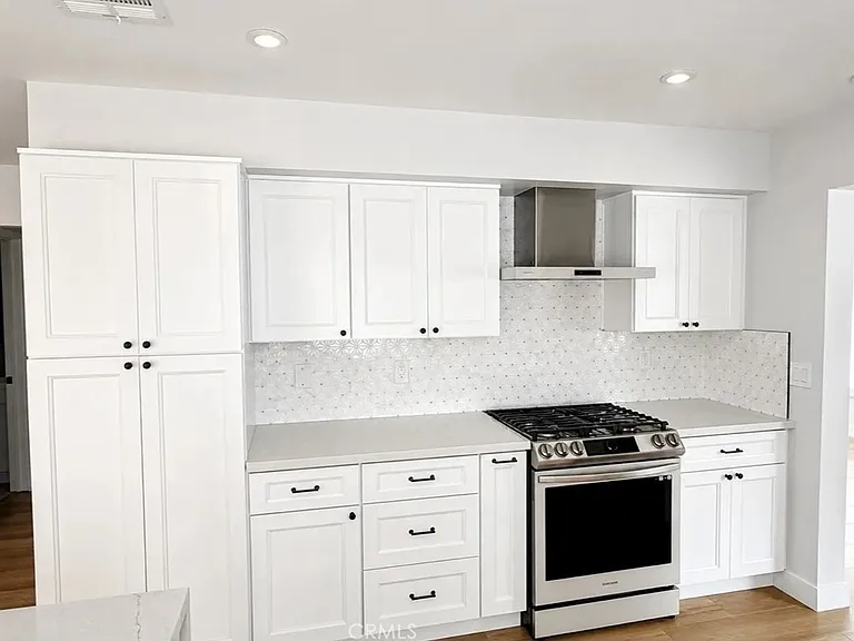 1525 Meadow Glen Rd — Photo 4