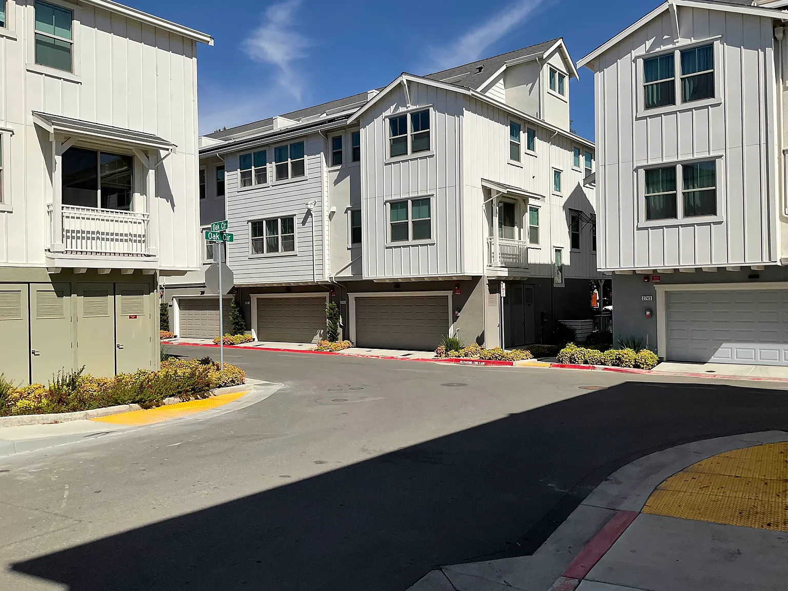 3 bed, 3.5 bath, 1891 sqft, $4,150 — Photo 2