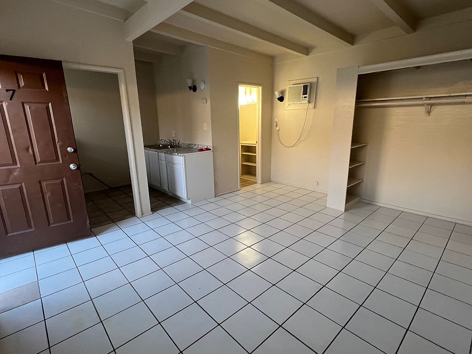 2nd image of 650 W Buena Vista St #7