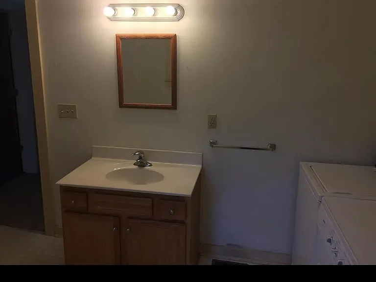 44 School St — Photo 10
