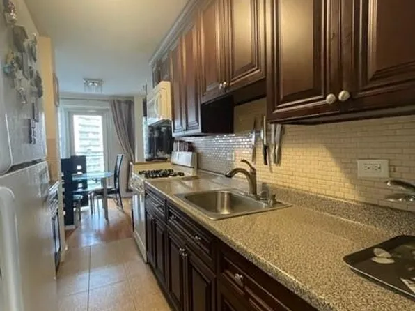 2928 West Fifth Street image 1 of 7