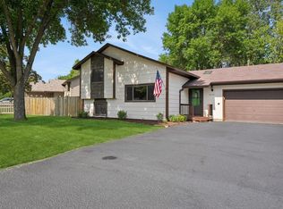 9086 Larch Ln N, Maple Grove, MN 55369