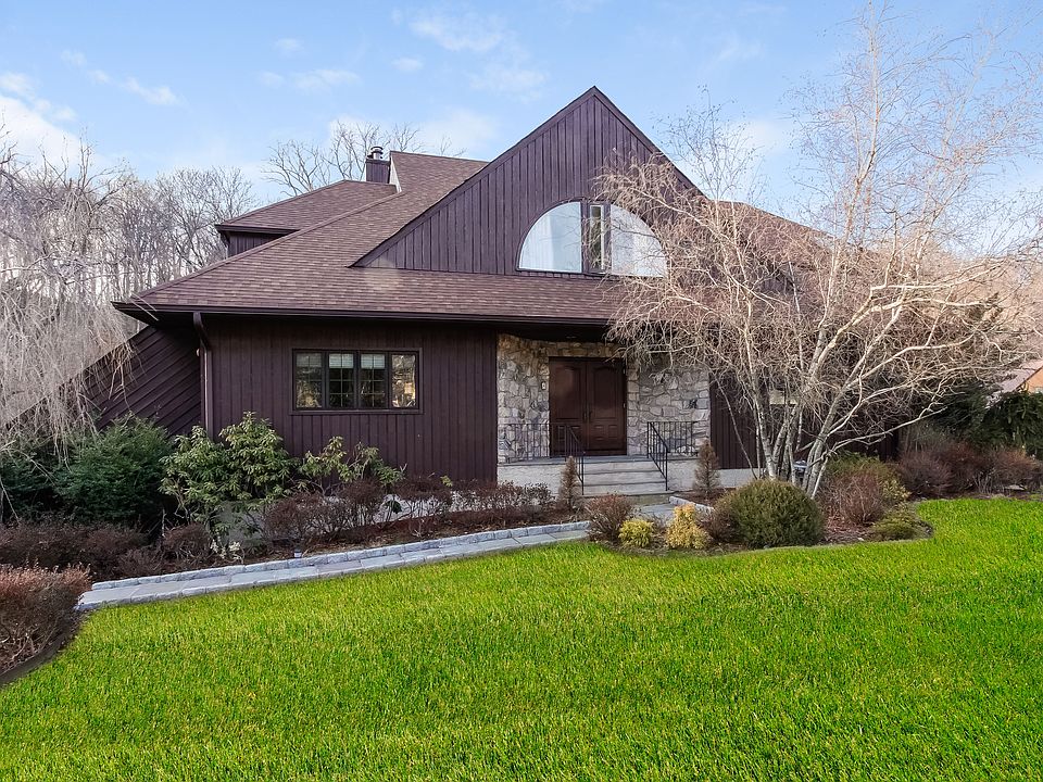 Beautiful modern Colonial