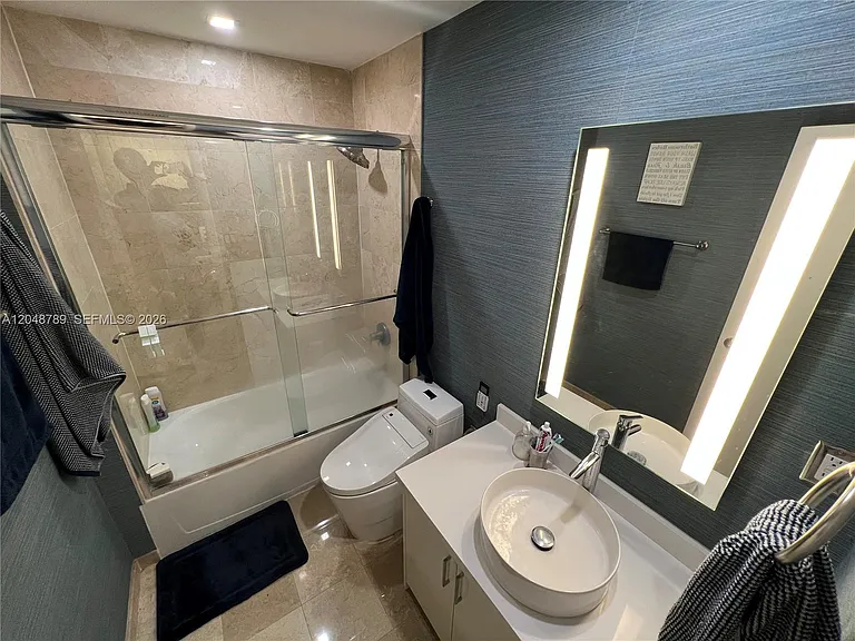 10275 Collins Ave #112 — Photo 30