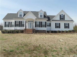 70 Twin Fields Dr, Fuquay Varina, NC 27526