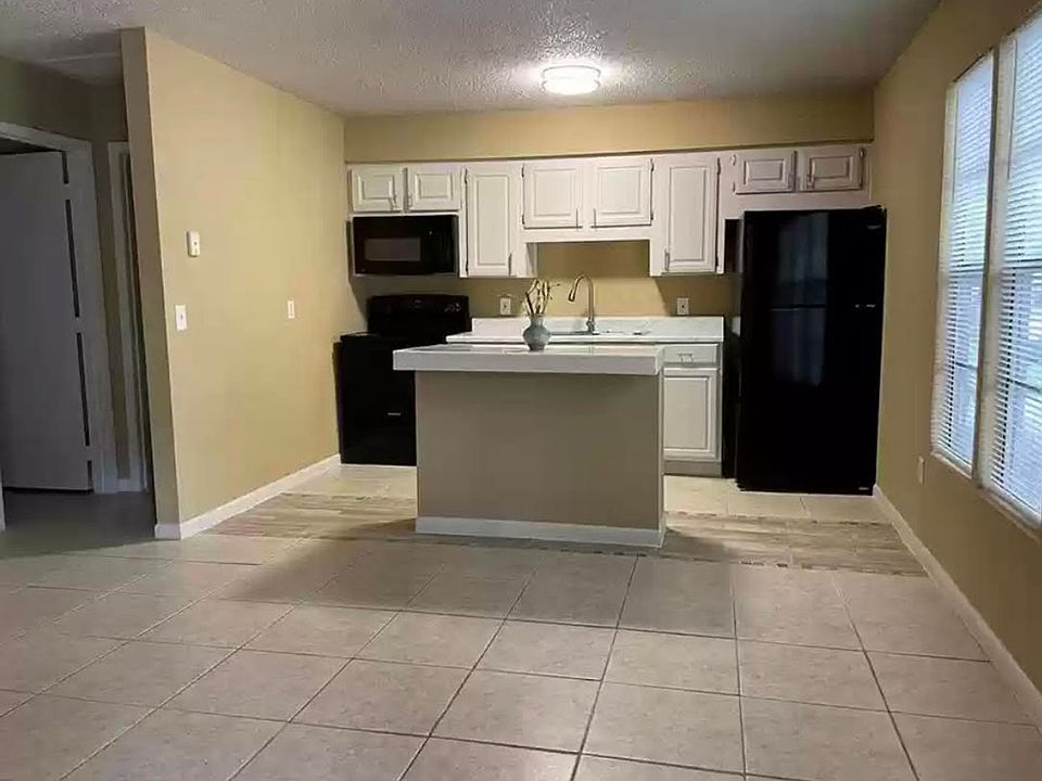 2nd image of 1099 Old South Dr