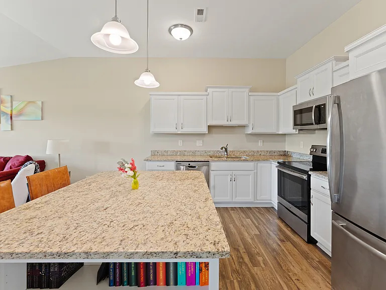 2138 Siena Ave — Photo 4