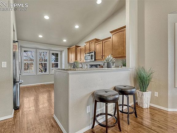 4th image of 6535 Forest Thorn Ct