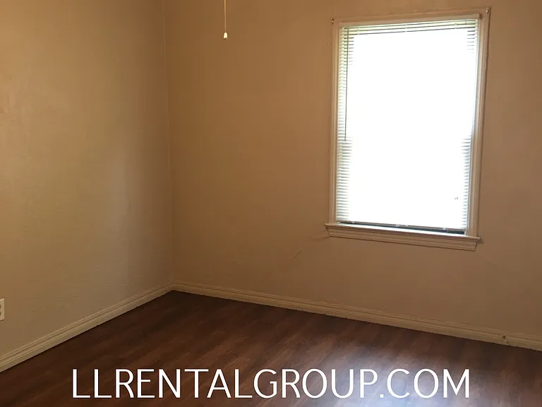 507 N Tinker Dr — Photo 6