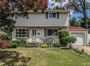 33 Stratford Rd, East Brunswick, NJ 08816