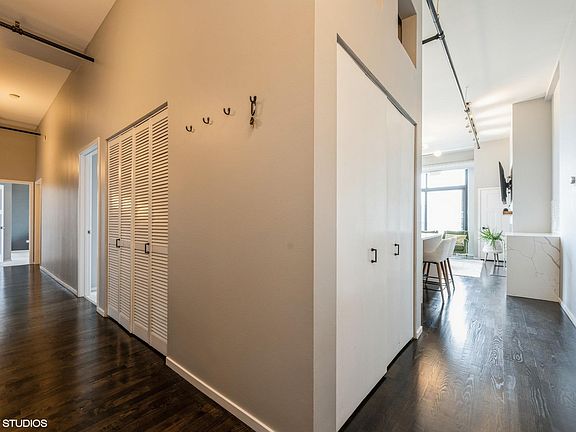 5th image of 1516 S Wabash Ave APT 1003