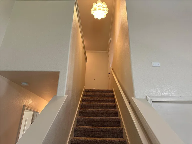 201 N Hunting Lodge Ln — Photo 23