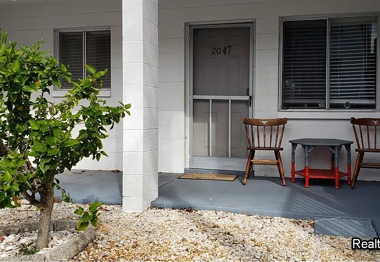 2047 Canal Dr #L6 — Photo 1