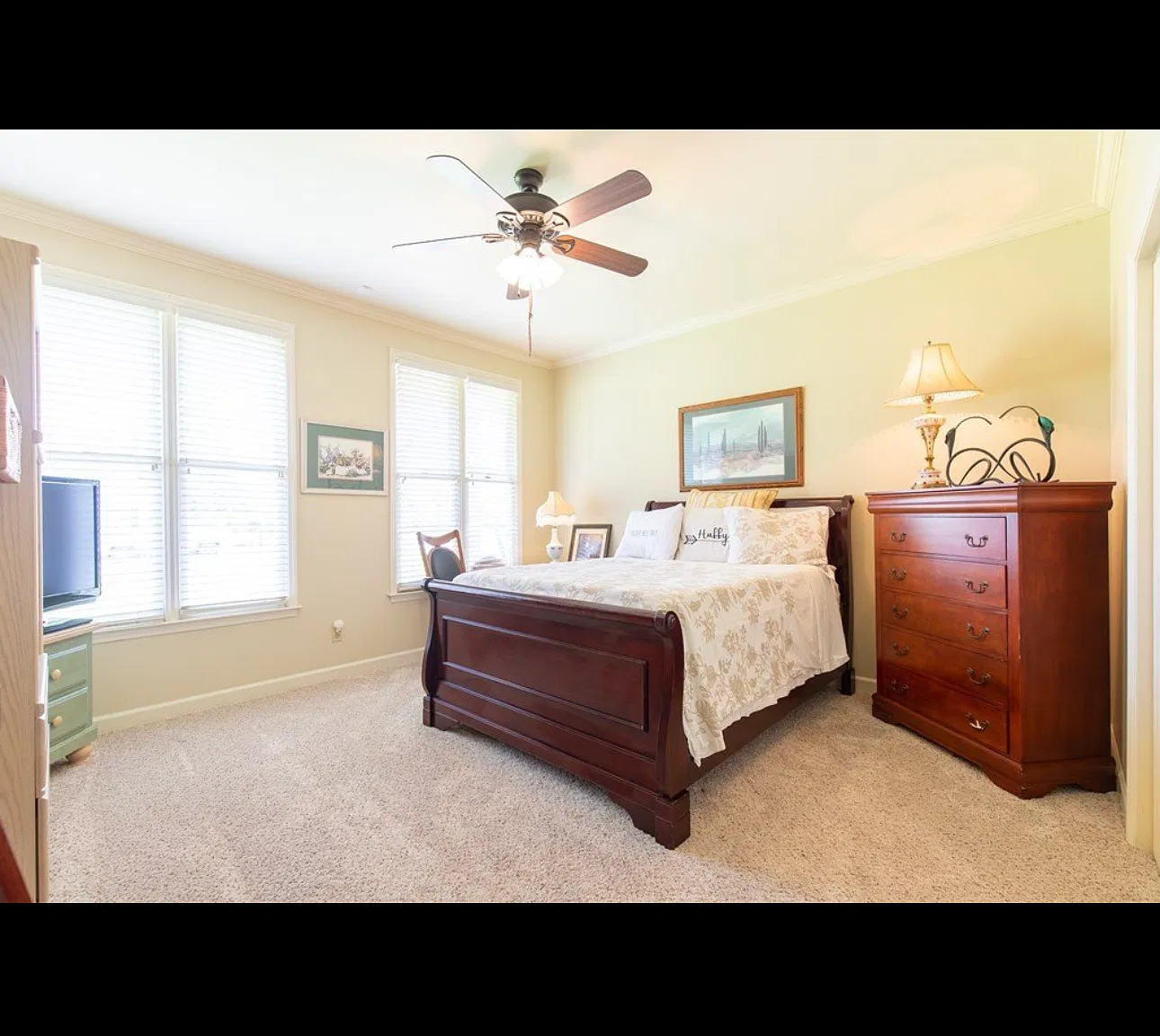 3 bed, 2468 sqft, $2,150 — Photo 4