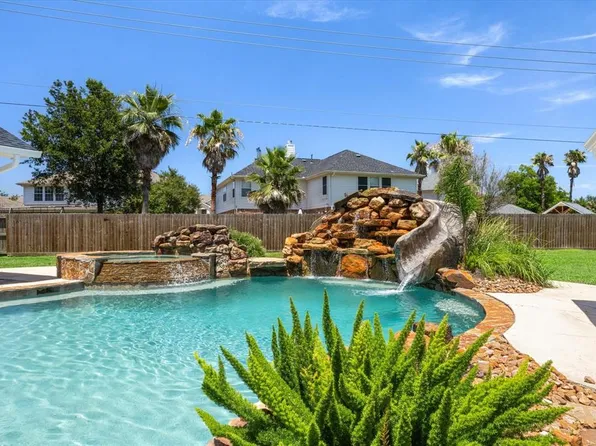5003 Royal Parkway, Friendswood, TX 77546