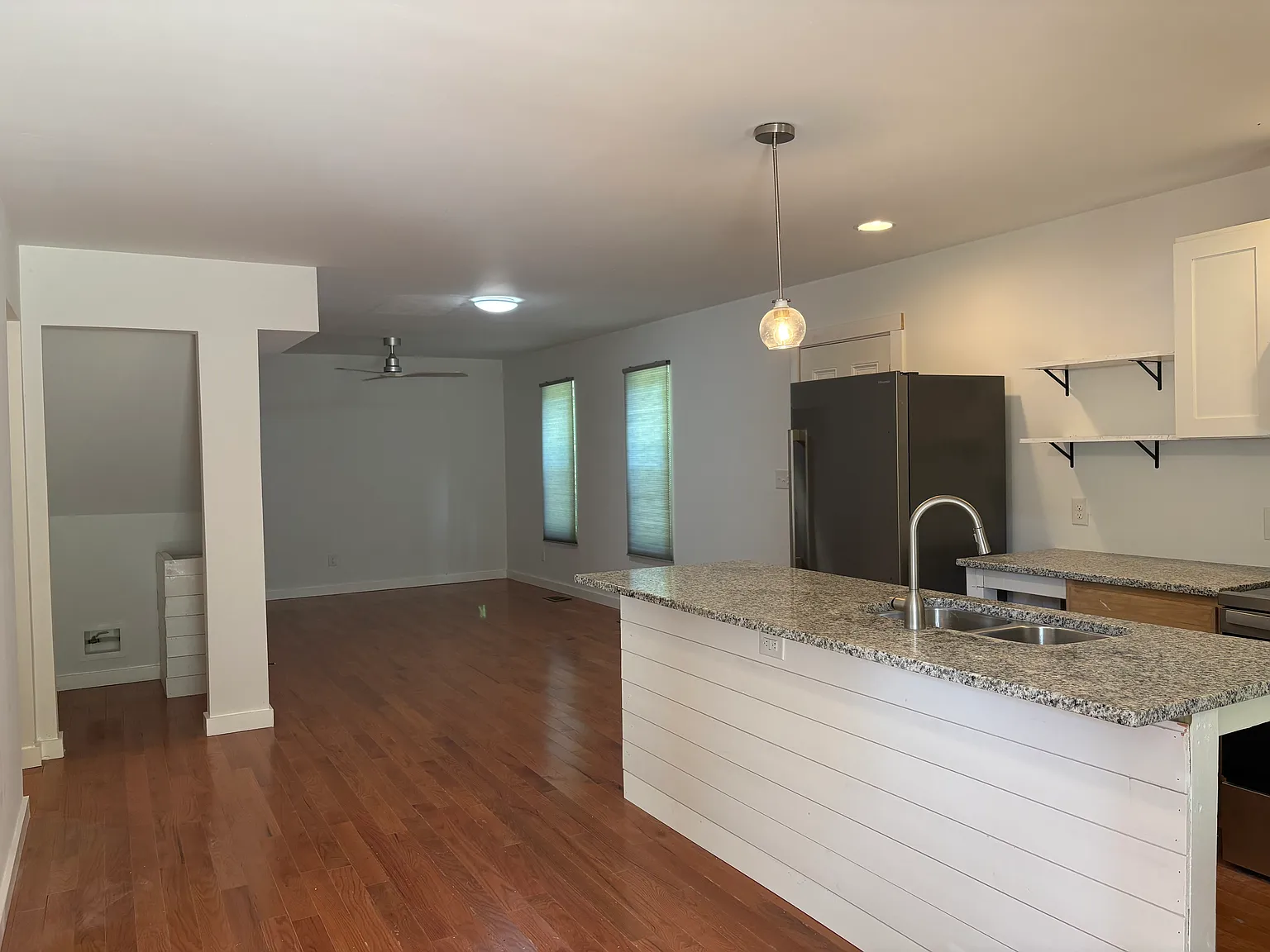 6 bed, $5,400 — Photo 2