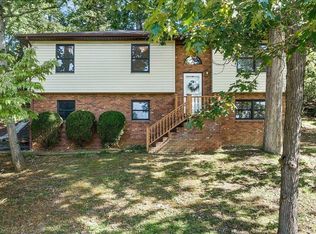 1200 Sherwood Dr, Christiansburg, VA 24073