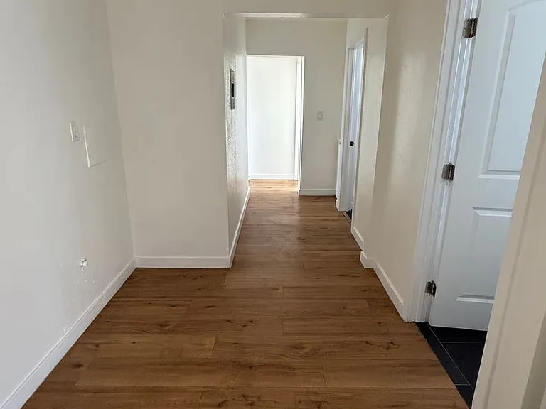 10705 S Figueroa St #7 — Photo 9