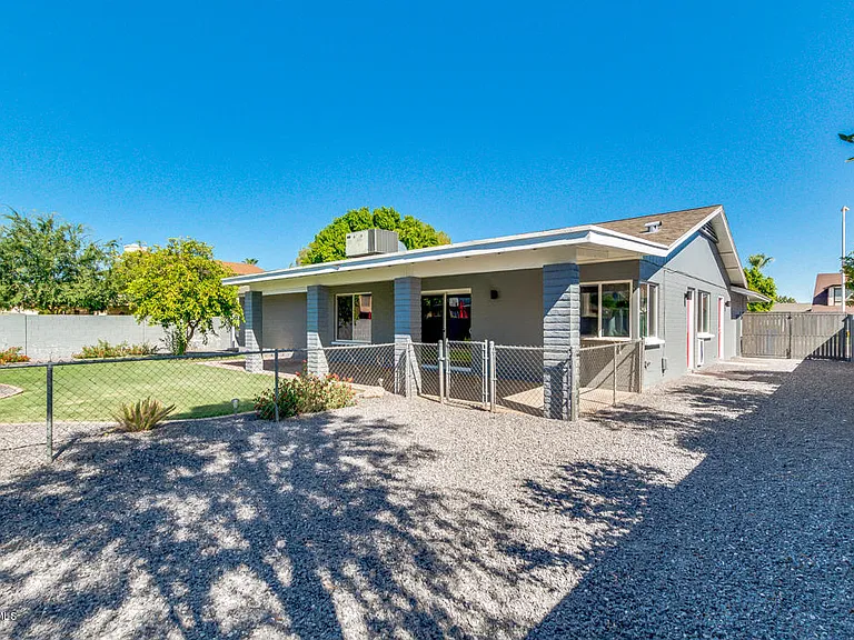 1115 W Barrow Dr — Photo 38