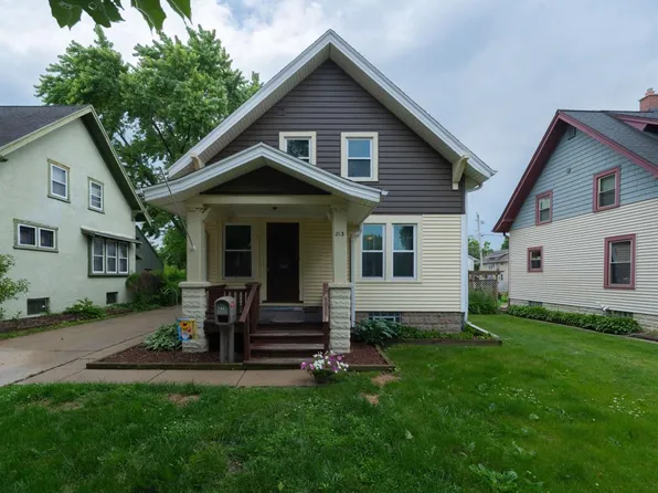 213 Harrison AVENUE, Waukesha, WI 53186