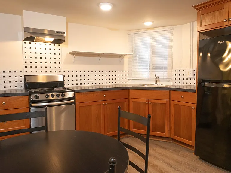 2324 NW Johnson St — Photo 5