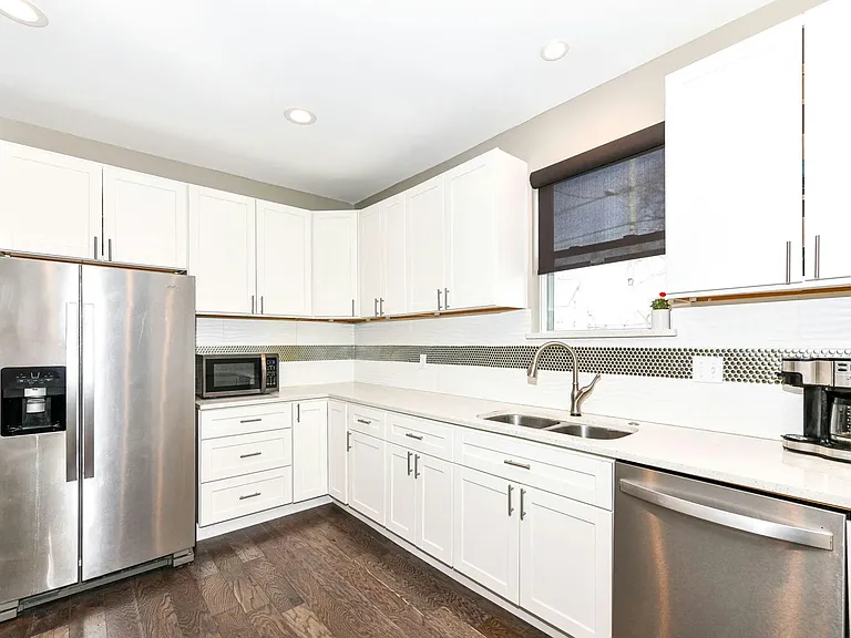 405 N State Ave — Photo 15