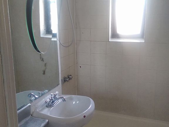 2nd image of 2138 35th St APT 3F