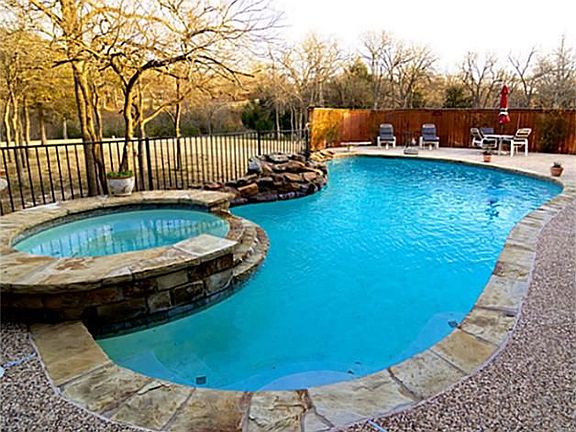 4th image of 3617 Wooded Creek Cir