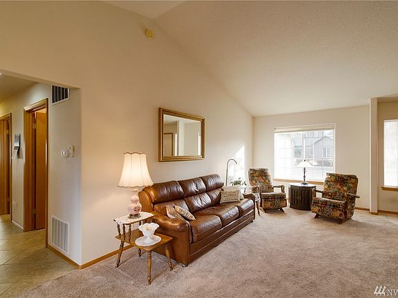 5th image of 43 Parkwood Cir