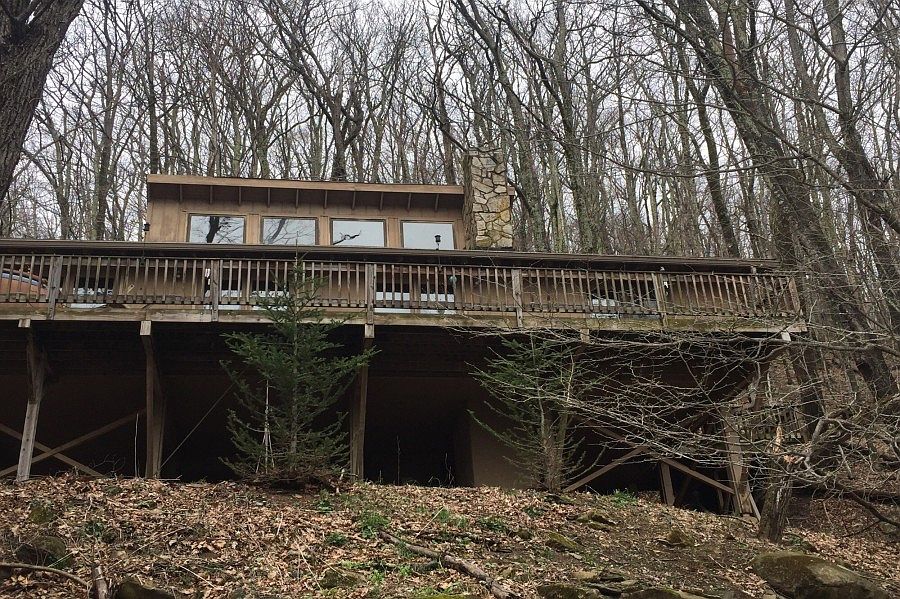 1st image of 122 Beucus Ln