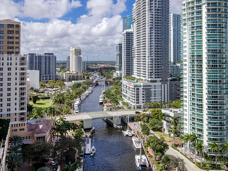 High Rise luxury rental apartments overlooking the New River in Fort Lauderdale, Florida near Las Olas Blvd.