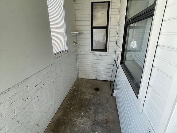 5th image of 1025 Arkansas St