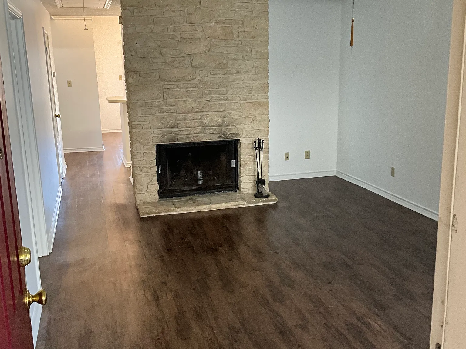 2 bed, 925 sqft, $950 — Photo 2