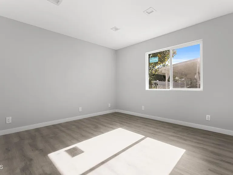 6256 Satsuma Ave — Photo 9