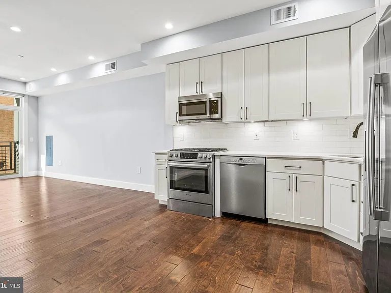 1101 Fern St NW #301 — Photo 11