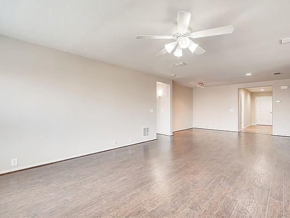 4th image of 10417 Donnis Dr