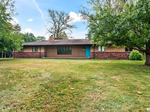 8476 Old Jacksonville Rd, Pleasant Plains, IL 62677